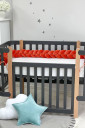 Защитный бортик-косичка в детскую кроватку, терракотового цвета