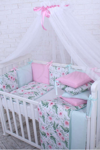 Комплект защитных бортиков в детскую кровать Baby Design, Flowers