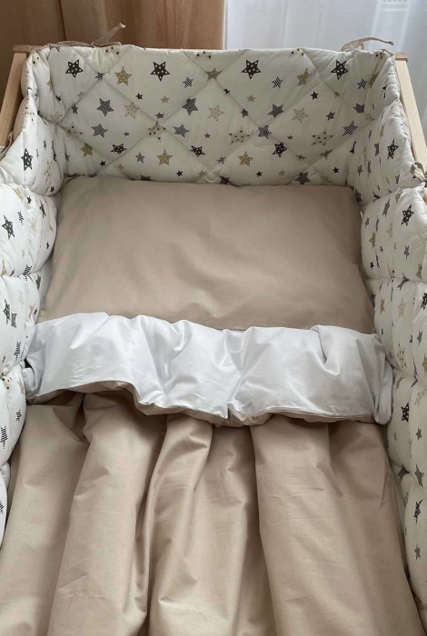 Повний комплект постільної білизни в дитяче ліжечко Baby Dream, Stars бежевого кольору
