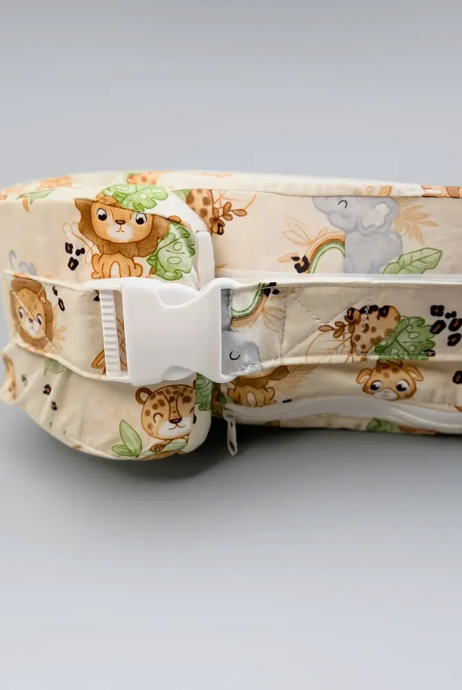 Бавовняна наволочка на ортопедичну подушку для годування двійні, сафарі на бежевому Бавовняна наволочка на ортопедичну подушку для годування двійні, сафарі на бежевому