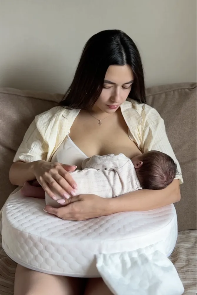 Ортопедична подушка для годування Feeding Pillow Ортопедична подушка для годування Feeding Pillow