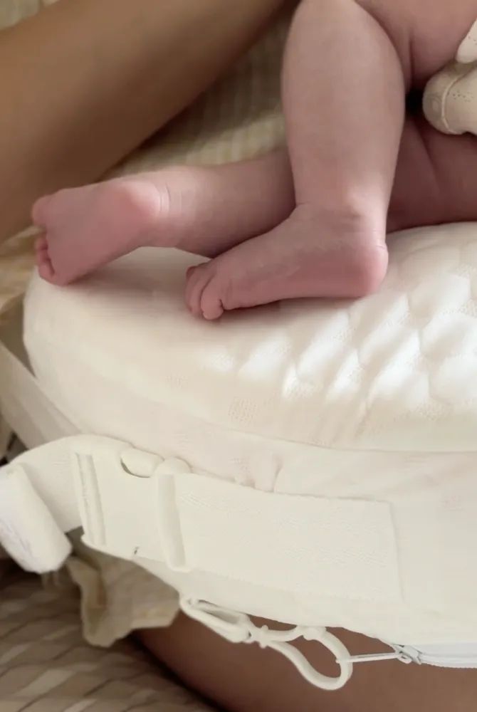Ортопедична подушка для годування Feeding Pillow Ортопедична подушка для годування Feeding Pillow