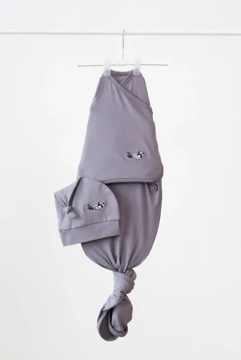 Безразмерная пеленка с вышивкой на липучках Каспер, Енот