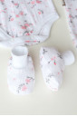 Комплект с перфорацией для новорожденного Wind, белого цвета с цветочками