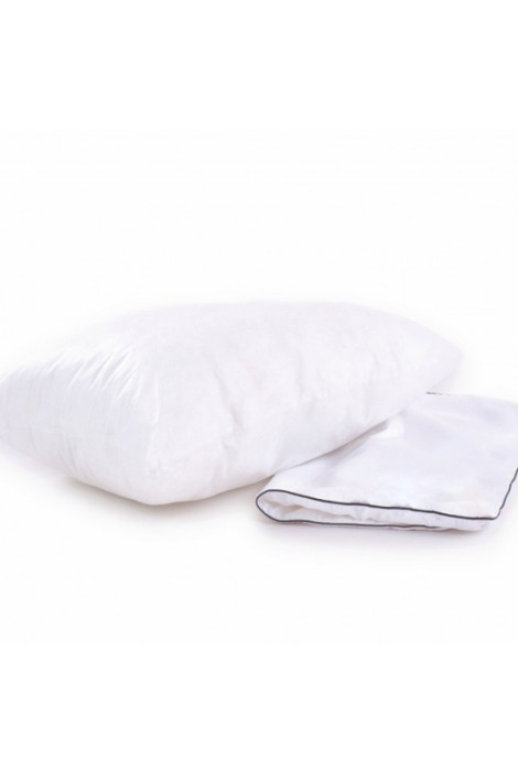 Гипоаллергенная подушка в детскую кровать (микробатист)
